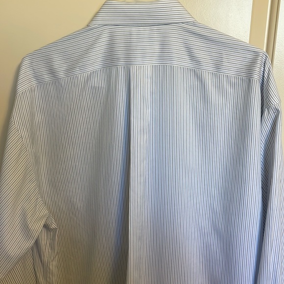 Jos. A. Bank Traveler’s Collection Dress Shirt 17 - 34 - Picture 9 of 9
